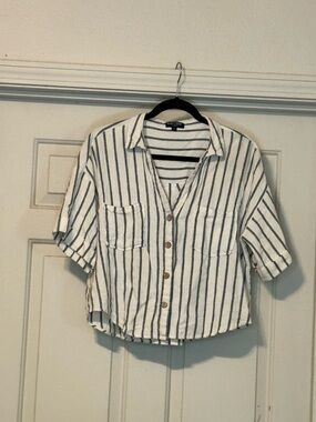 Velvet Heart White and Navy Striped Cropped Button Shirt
